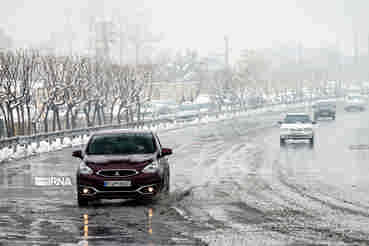 رییس مرکز کنترل ترافیک پلیس راهور اعلام کرد؛ بارش برف و باران در جاده‌های ۶ استان/ تردد در مسیرهای شمالی کشور روان است