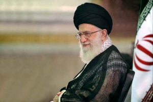 رهبر انقلاب: برای حل مشکل اشتغال و تورم تصمیم‌ جدی بگیرید