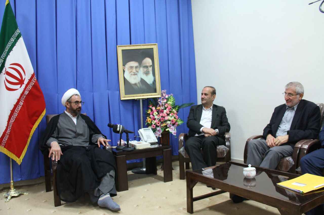 دولت به کمک بنیاد مستضعفان و مشارکت مردم منطقه طرح توسعه پایدار ملکشاهی را کلید زده است