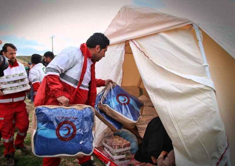 چهار هزار تخته پتو و موکت بین زائران در مهران توزیع شد