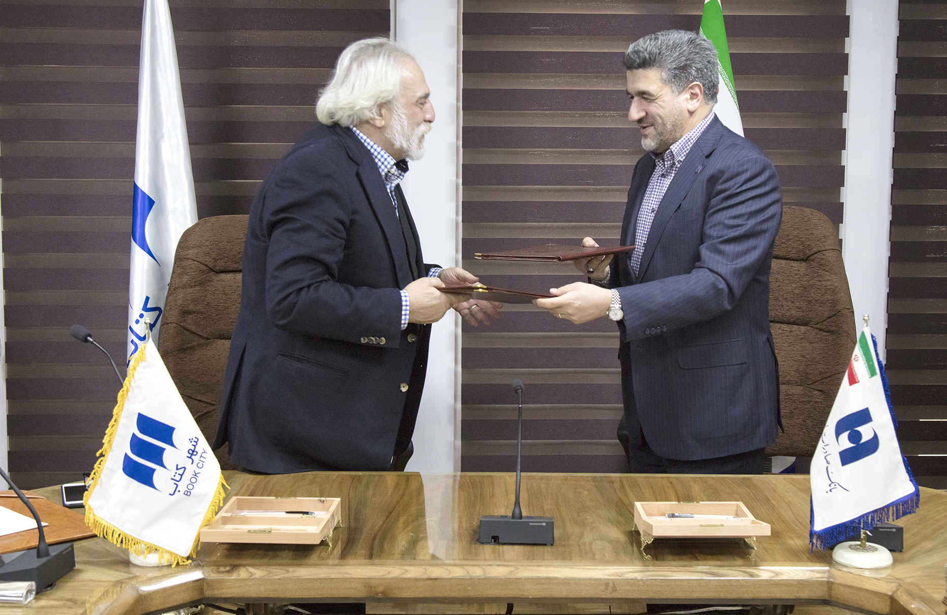 بانک صادرات ایران با همکاری «شهر کتاب» به ترویج کتاب‌خوانی کمک می‌کند