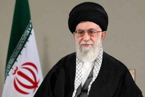رهبر انقلاب درگذشت دانشجویان دانشگاه آزاد را تسلیت گفتند