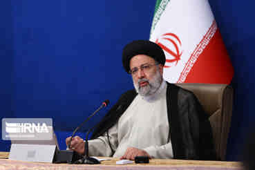 رئیس جمهور بر استمرار اقدامات حمایتی دولت برای رفع فقر مطلق تاکید کرد
