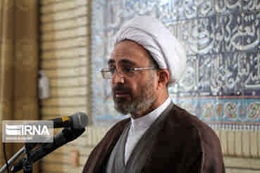امام جمعه ایلام: تبیین قرآن کریم مهم ترین رسالت پیامبر (ص) بود