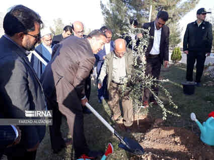 ایجاد کمربند سبز از پل زائر تا نقطه صفر مرزی در مهران