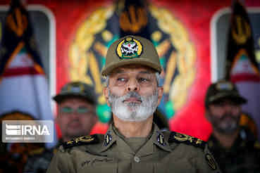 فرمانده کل ارتش سالروز تاسیس سپاه پاسداران را تبریک گفت
