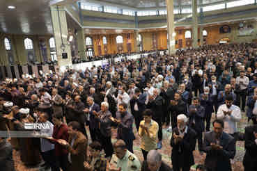 نماز باشکوه عید فطر در ایلام برگزار شد
