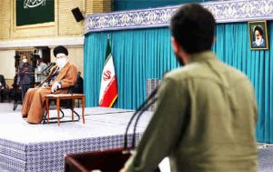 رهبر انقلاب اسلامی در دیدار جمعی از دانشجویان و نمایندگان تشکل‌های دانشجویی: راه روشن انقلاب را با جدیت دنبال کنید/ کشور نیازمند آرمان‌خواهی، امید و عقلانیت است