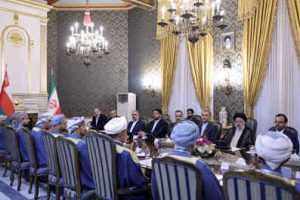 نشست مشترک هیات‌های عالی‌رتبه ایران و عمان؛ آیت‌الله رئیسی: روابط ایران و عمان از مرحله تجاری به سرمایه‌گذاری ارتقا یافته است