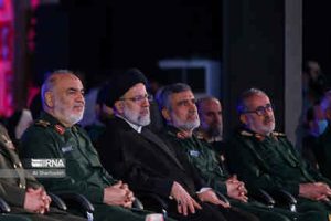 موشک هایپرسونیک «فتاح» رونمایی شد