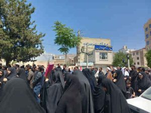 اجتماع اعتراضی نمازگزاران ایلام در محکومیت اهانت به قرآن کریم