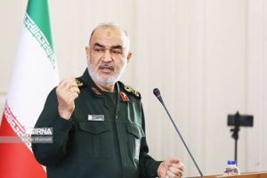 سردار سلامی: دشمن رزمنده و مرد میدان ندارد؛ اپراتوری است