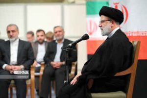 در دیدار رئیس‌جمهور و اعضای دولت؛ گزارش رئیسی به رهبری: دولت بی‌وقفه و بی‌حاشیه بر رفع مشکلات تمرکز کرده است
