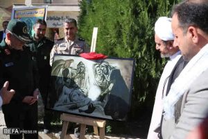 رونمایی از  تابلوی ” ماه در خون” اثر  ” یاسر رحیمی” در هفته دفاع مقدس