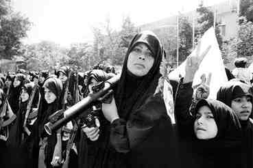 برگرفته از پژوهش «نگرش دختران نوجوان به زنان فعال در عرصه دفاع مقدس»؛ دختران نوجوان و دفاع مقدس  * دکتر سیده فاطمه نعمتی | پژوهشگر اجتماعی