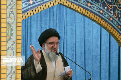 خطیب نماز جمعه تهران: پیام تشییع باشکوه شهدای خدمت، محبوب بودن نظام در بین دل‌ها است