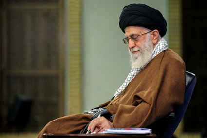 در پیامی؛ رهبر انقلاب درگذشت والده مجاهد بزرگ «سید حسن نصرالله» را تسلیت گفتند