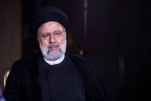 حمایت خانواده شهید رئیسی از “جلیلی”/ نگذاریم گفتمان «عزت» به «نمی‌شود» و «عبرت» تبدیل شود