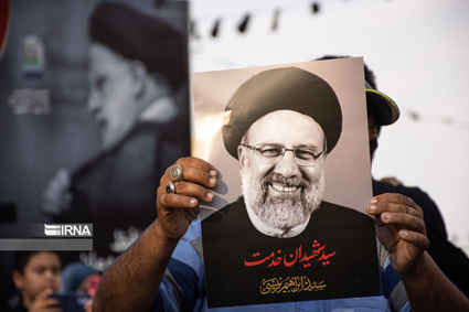 حیف است که آماده انتخاب فردا نشویم