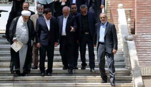 مخبر دفتر رئیس جمهور را به پزشکیان تحویل داد