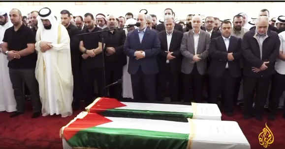 اقامه نماز بر پیکر شهید اسماعیل هنیه با حضور هزاران نفر از مردم قطر