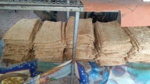 پخت نان توسط نانوایی های چرداول برای زوار ابا عبدالله(ع)
