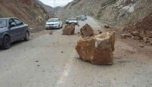 ریزش‌برداری در ۳۴ مقطع از محورهای ایلام انجام شد