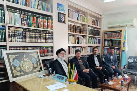 دیدار مدیرعامل شرکت توزیع نیروی برق استان ایلام با امام جمعه ایوان