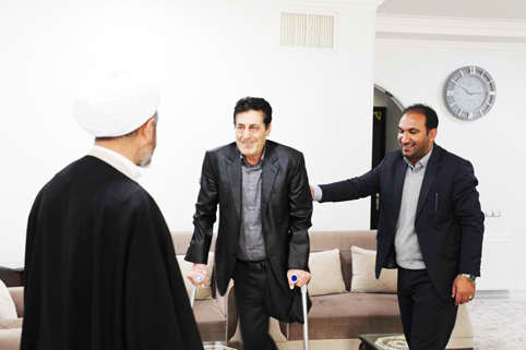 امام جمعه ایلام: جانبازان، شهدای زنده و خانواده‌های آنان اسوه‌ استقامت هستند