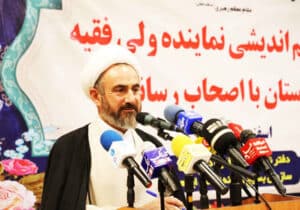 تأکید امام جمعه ایلام بررعایت مرزهای شرعی در مقابله با تهدیدات فرهنگی دشمن