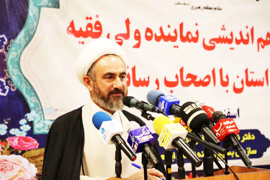 تأکید امام جمعه ایلام بررعایت مرزهای شرعی در مقابله با تهدیدات فرهنگی دشمن