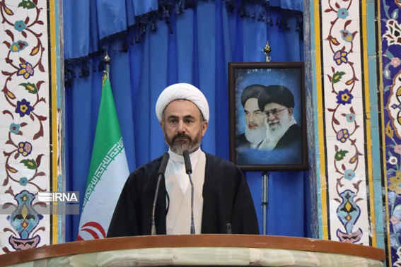 امام جمعه ایلام: تکیه بر توان داخلی کلید گذر از مشکلات اقتصادی است