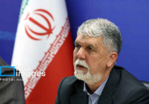 صالحی: فرهیختگان فرهنگ و هنر نشان دادند، قلب‌شان برای ایران می‌تپد