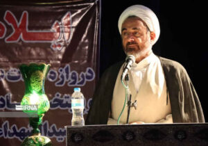 امام جمعه ایلام: خدمت به زائران اربعین با معرفت حسینی و مشارکت مردمی همراه باشد