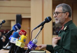 سردار حسینی: خبرنگاران خط مقدم روایت حقیقت و دفاع از آرمان‌ها هستند