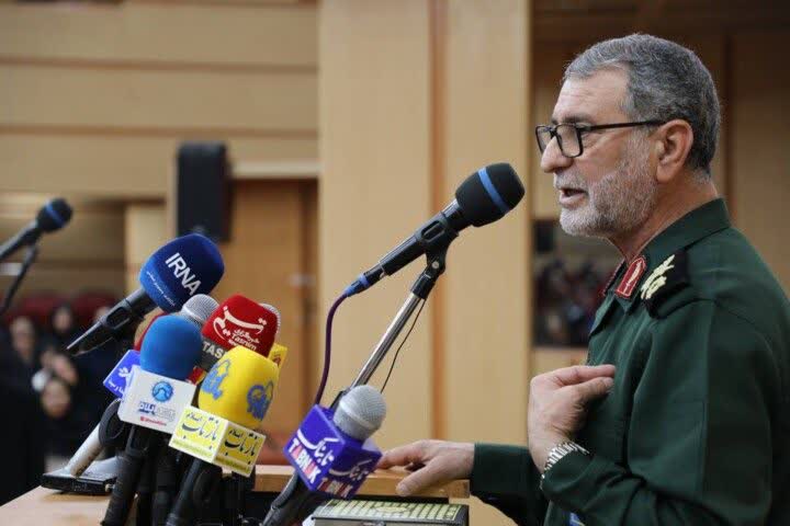 سردار حسینی: خبرنگاران خط مقدم روایت حقیقت و دفاع از آرمان‌ها هستند