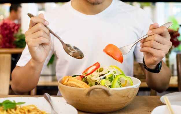 هشدار! این غذاهای سالم وزن افراد رژیمی را پنهانی افزایش می‌دهد