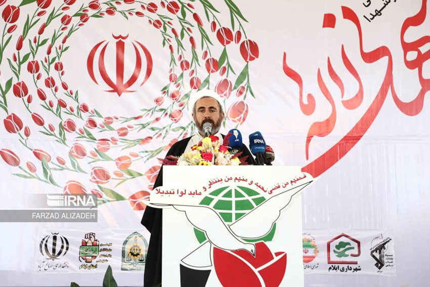 امام جمعه ایلام: دفاع مقدس مسیر درخشان نسل‌های آینده است