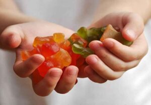 پاستیل؛ دانستی‌ها، فواید، مضرات و طرز تهیه خانگی آن