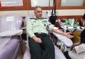 مشارکت مسئولانه فرمانده انتظامی استان ایلام به مناسبت هفته انتظامی در پویش اهدای خون