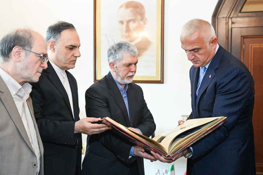 وزیر فرهنگ با همتای ترک خود دیدار کرد/ همکاری دوجانبه در چارچوب سال فرهنگی ۲۰۲۵
