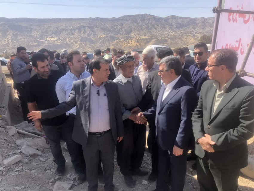 آیین کلنگ زنی سالن ورزشی دانش آموزی روستای حاج بختیار