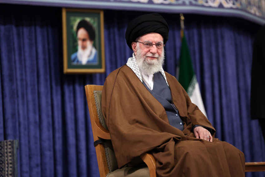 رهبر انقلاب خطاب به رئیس‌جمهور آمریکا: اصلاً شما چه کاره هستی!؟