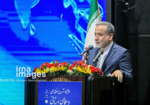 عراقچی: بخش خصوصی خواستار رفع برخی سخت‌گیری‌ها و تحریم‌های داخلی است
