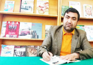 کتابدار کتابخانه عمومی سعدی مقام نخست  جشنواره قصه‌گویی استان ایلام را کسب کرد