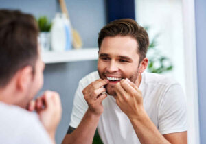 نخ دندان؛ مهم‌تر از آن چیزی که فکر می‌کنیم