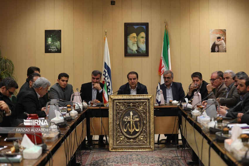 استاندار ایلام: بازاریان بازوی توانمند اقتصادی دولت هستند