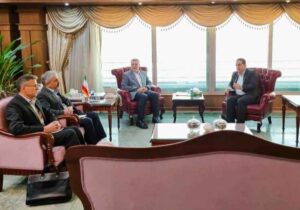 دیدار استاندار و رئیس دانشگاه علوم پزشکی ایلام با وزیر بهداشت