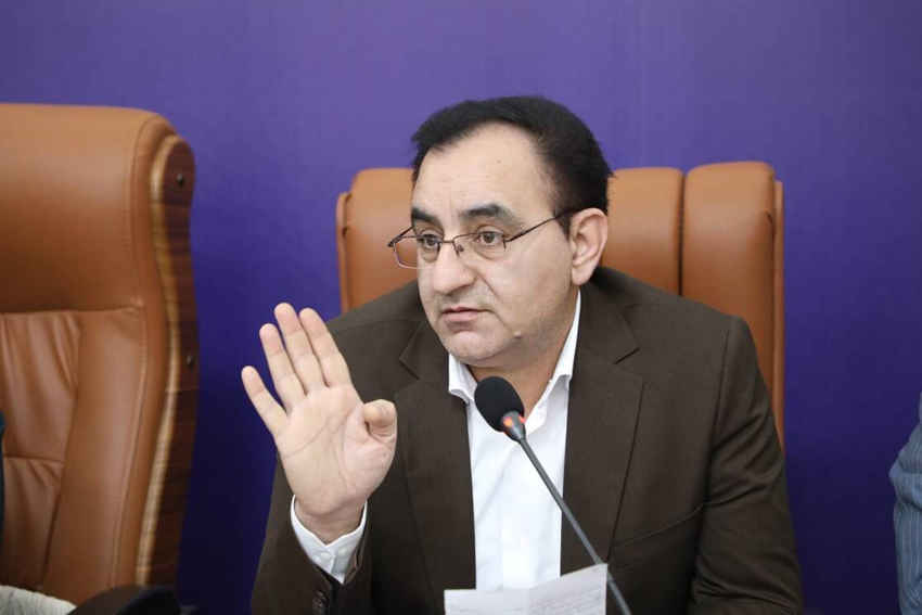 معاون استاندار ایلام: باید قاطع و بی‌تردید از کشور و نظام دفاع کرد