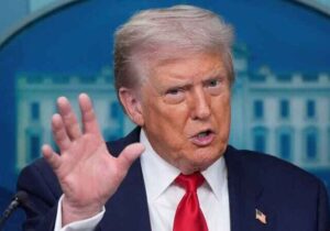 ترامپ معترض آمریکایی را «آشوبگر» و «شورشی» توصیف کرد